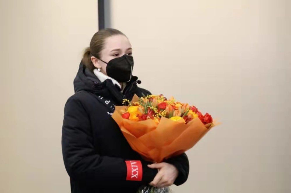 影片采用多线叙事，从诈骗集团、受害者和警方三个角度，完整展现出电信网络诈骗的生态，产生了强烈的震慑和警示效果。